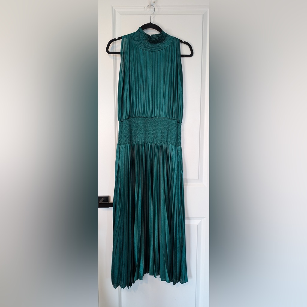 Vici Women’s Pont Sed Arts Pleated Smocked Midi Dress Emerald Green Size Large